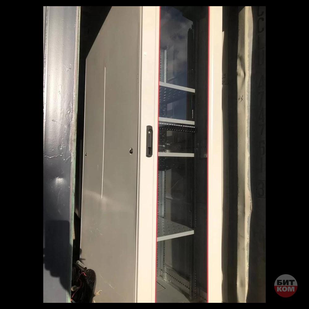 Серверный шкаф 220х104х60 см