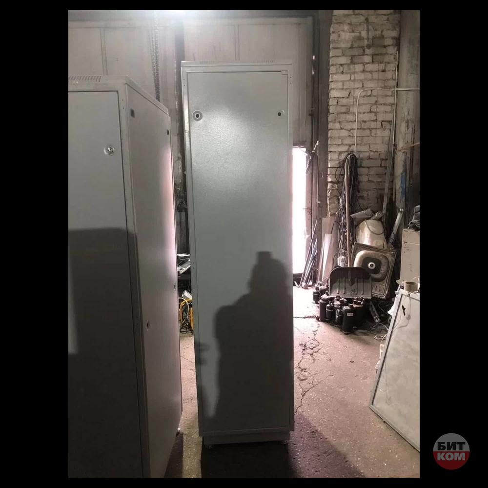 Серверный шкаф 230х62х59 см